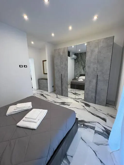 Appartamento Luxury Carrara Милан Апартаменты